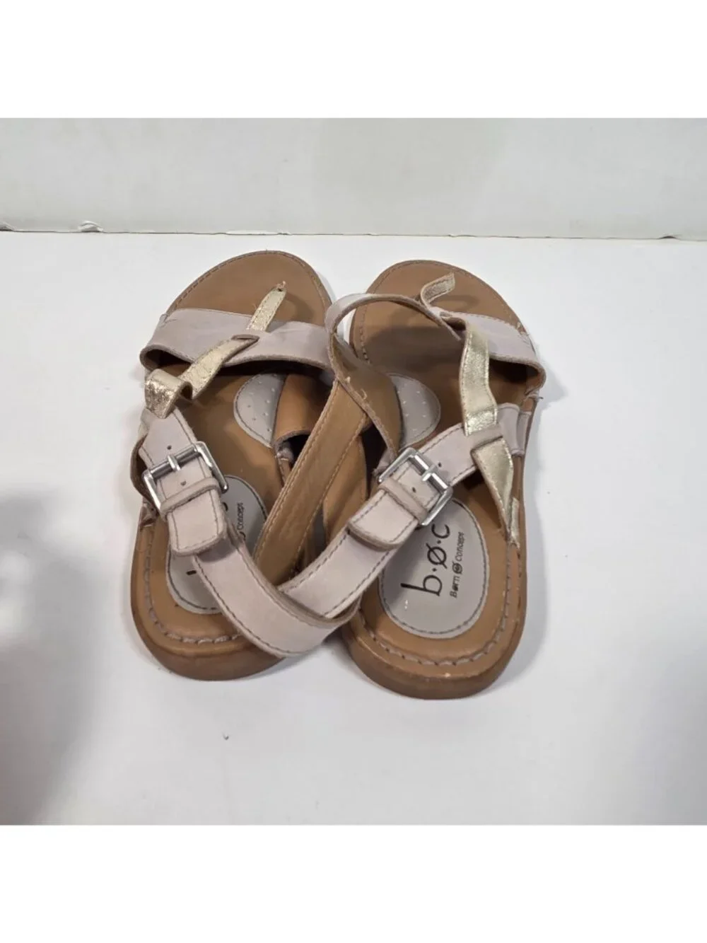 b.o.c. Lowery Cream Gold Leather Sandals Boho Coastal Minimalist Size 10
